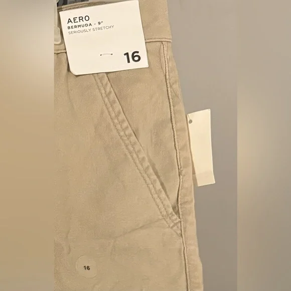 Aeropostale Bermuda Khaki Shorts - Picture 4 of 8